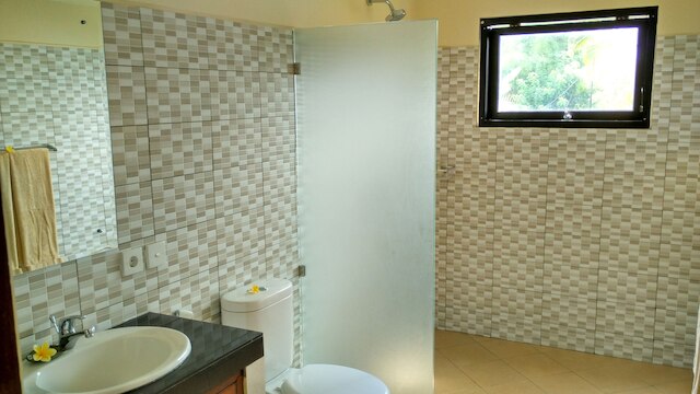 ニョマン サンディ ゲスト ハウス