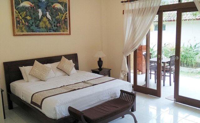 ニョマン サンディ ゲスト ハウス