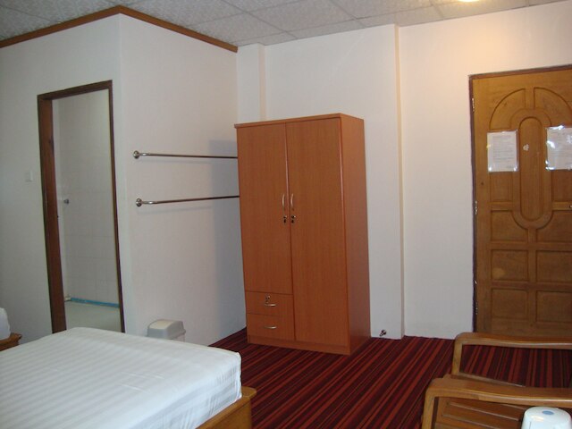 ヤンゴン アーバン ホテル