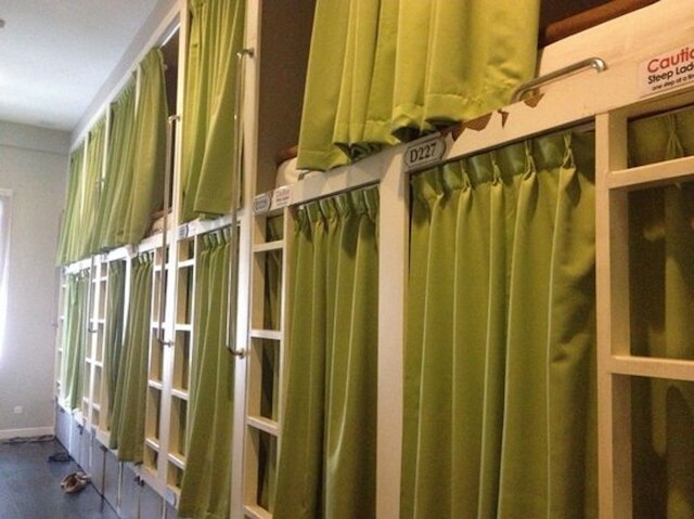 レゲエ マンション ホステル