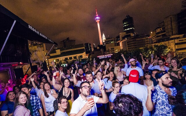 レゲエ マンション ホステル