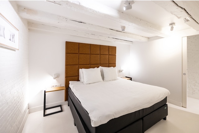 YAYS アムステルダム ソルトハウス カナル バイ ヌマ