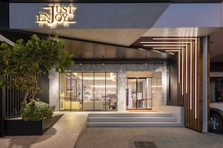 ジャスト エンジョイ ビジネス ホテル (碳佐麻里商務飯店)