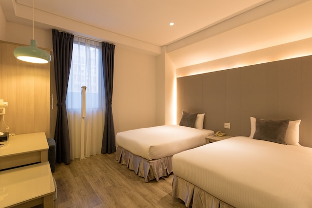 ジャスト エンジョイ ビジネス ホテル (碳佐麻里商務飯店)