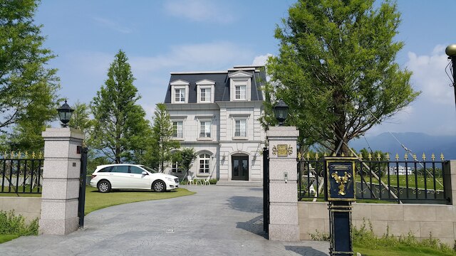 ハウリン ヴィラ (上萊茵莊園)