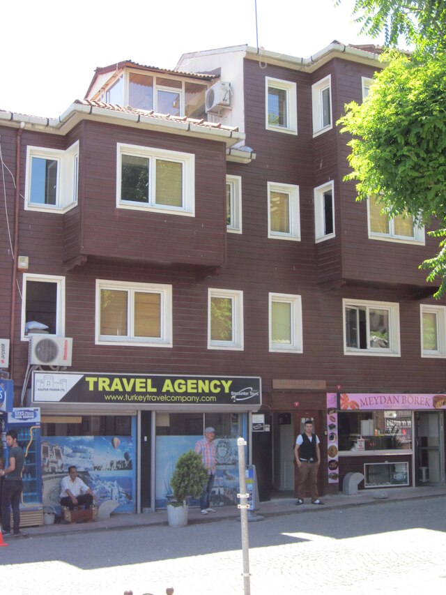 スルタン アパートメンツ