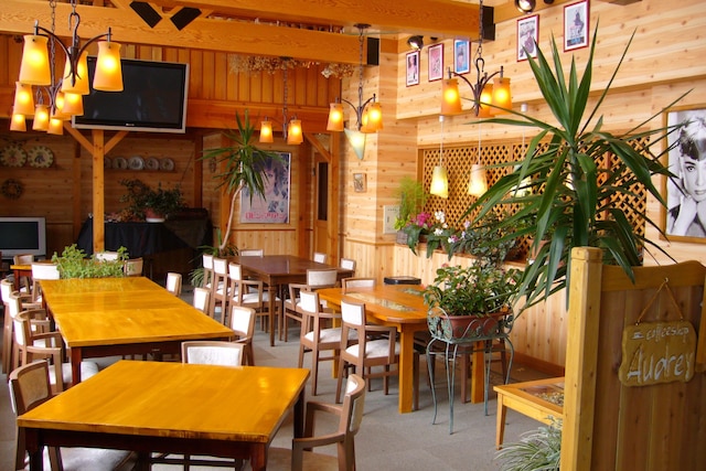 シャレードイン志賀