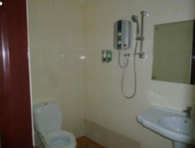 アディタヤ ホテル