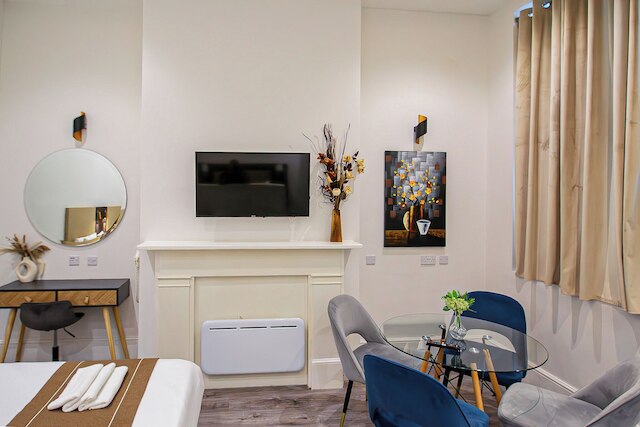 ハイドパーク スーペリア アパートメンツ