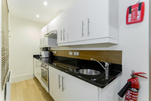 ハイドパーク スーペリア アパートメンツ