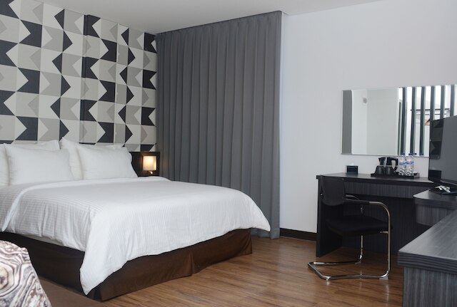 ルミノールホテルジェムルサリバイW.H