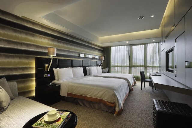 プーリー イーズ ホテル (埔里冠月旅館)