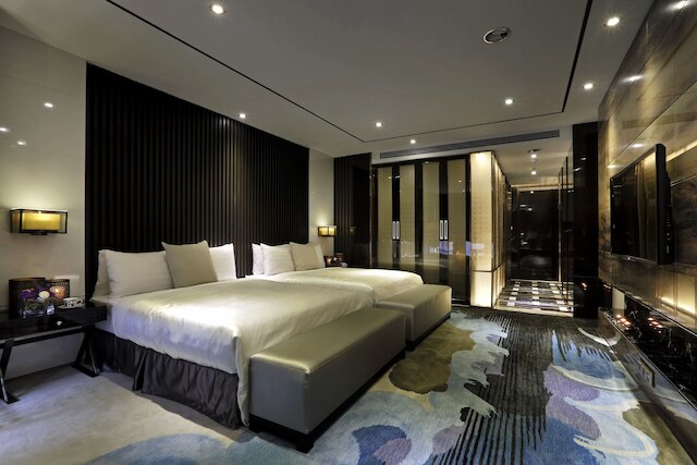 プーリー イーズ ホテル (埔里冠月旅館)