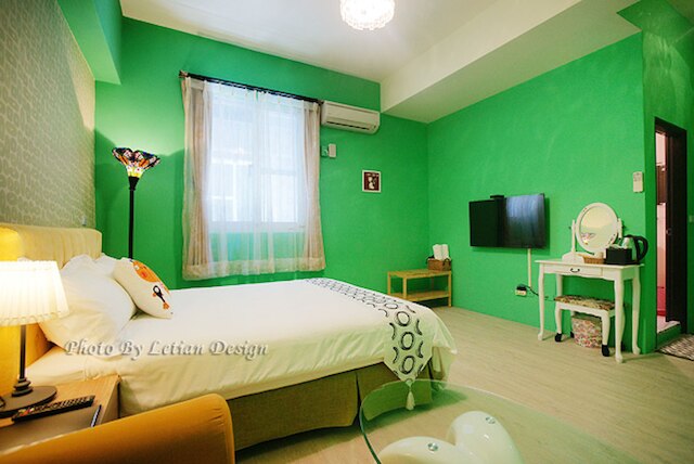 スモーキー キャット B&B