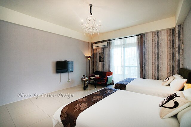 スモーキー キャット B&B