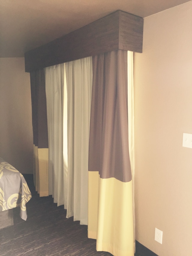 アーリヤ ホテル バイ ナイアガラ ファッション アウトレッツ