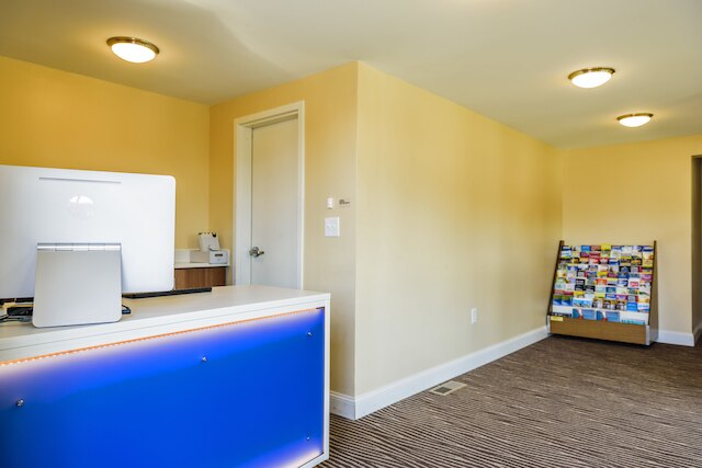 アーリヤ ホテル バイ ナイアガラ ファッション アウトレッツ