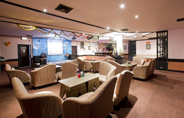 チャルン ホテル