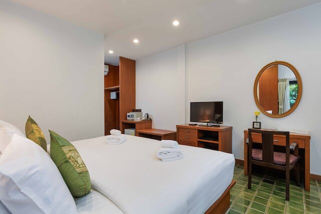 チャーリー ハウス ピンクラオ