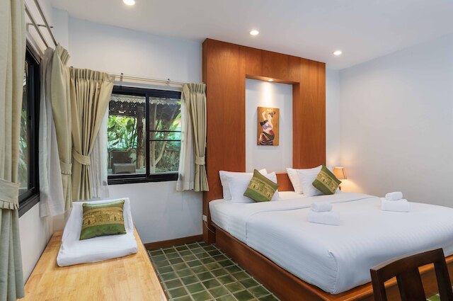 チャーリー ハウス ピンクラオ