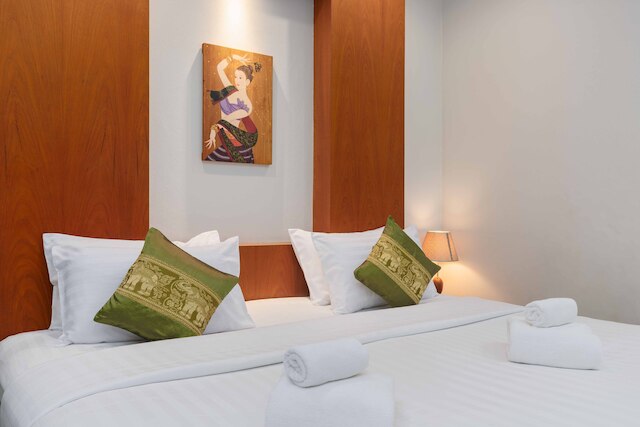 チャーリー ハウス ピンクラオ