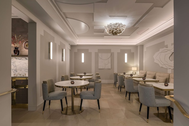 ホテル カミーユ パリ ガール ドゥ リヨン タペストリー コレクション バイ ヒルトン