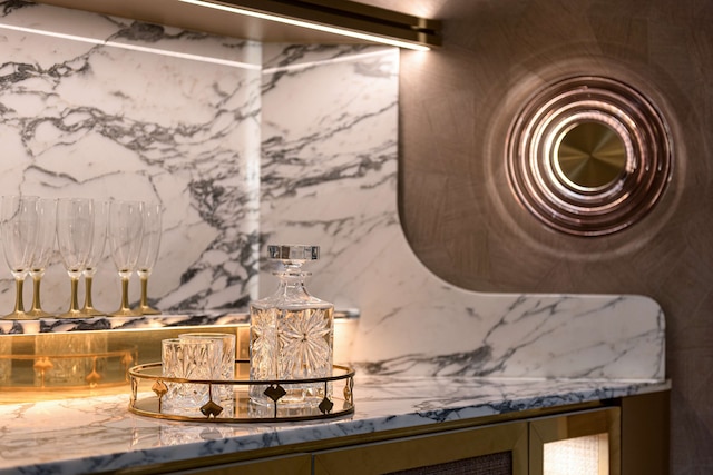 ホテル カミーユ パリ ガール ドゥ リヨン タペストリー コレクション バイ ヒルトン