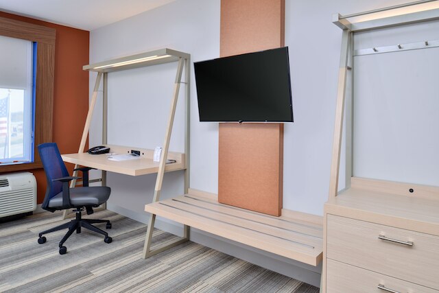 ホリデイイン エクスプレス & スイーツ ファーミントンヒルズ デトロイト by IHG