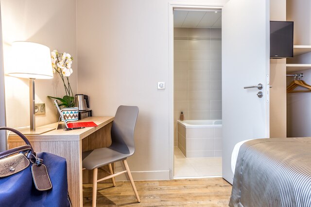 オテル パリ ディシー オテル ポルト ドゥ ベルサイユ