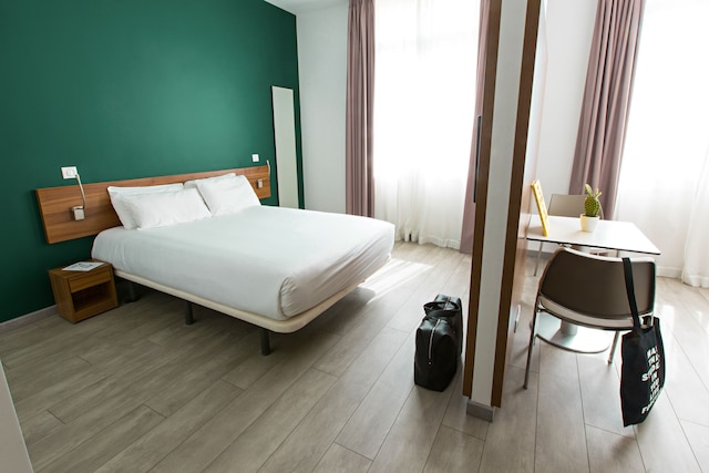 ザ・ソーシャルハブパリラディフェンス