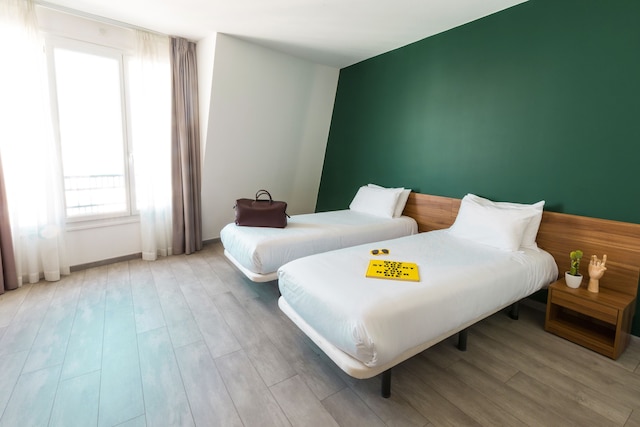 ザ・ソーシャルハブパリラディフェンス