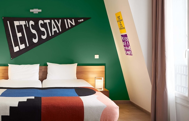 ザ・ソーシャルハブパリラディフェンス