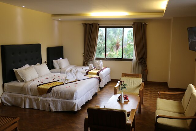 クイーンズ パーク ホテル