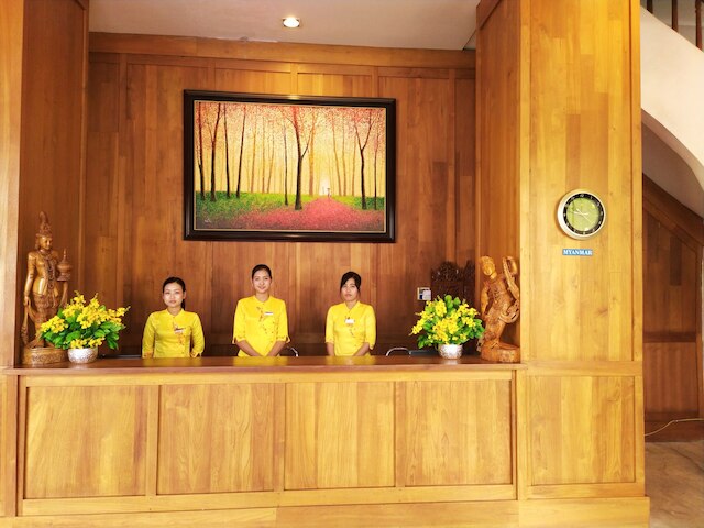 クイーンズ パーク ホテル