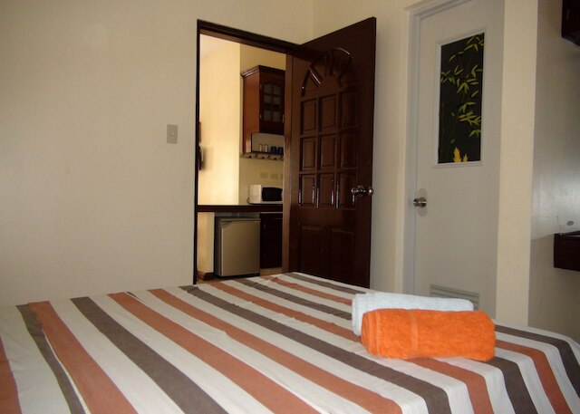 スクエアズ カフェ アンド アパートメンツ