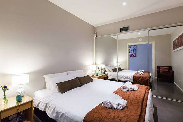 アンカー オン リトル コリンズ - サザン