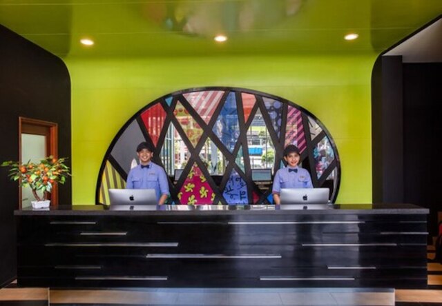 マックスワン ティダー スラバヤ