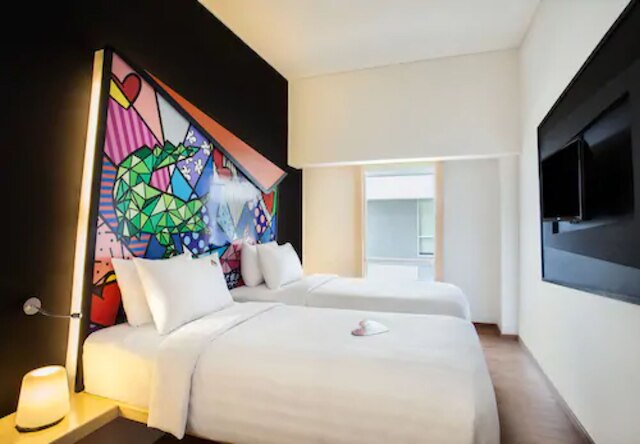 マックスワン ティダー スラバヤ