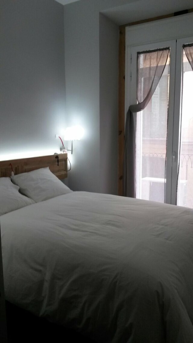 ディエズマドリッド ホスタル