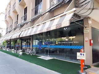 ベッド バイ シティ スリウォン - パッポン