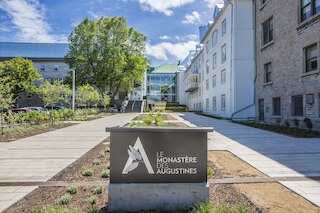 オテレリー デクスペリオンス オ モナステール デ オーギュスティン