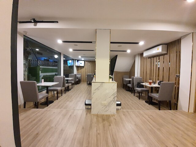 アダマス ハウス