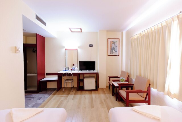 チュンポーン パレス ホテル