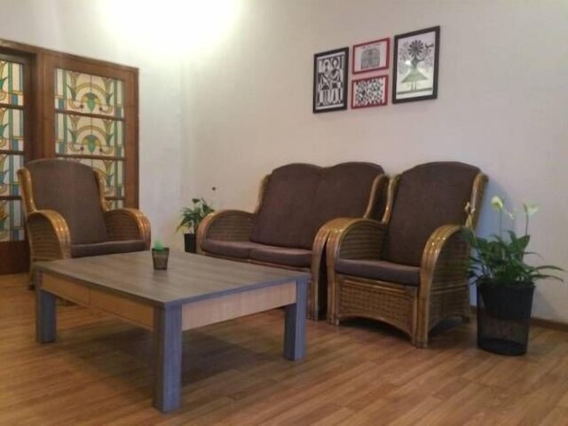 エレナーズ ホーム アット エイクマン