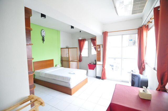 ザ リビング ルーム サービスド アパートメント