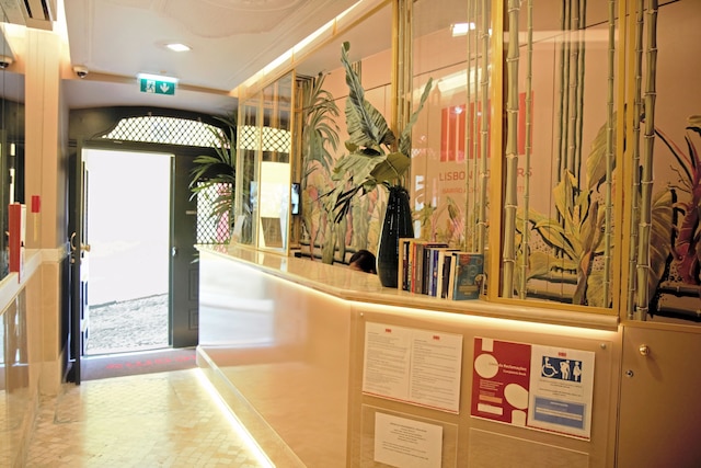 リスボンカラーズバイロアルトアパートメンツ