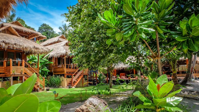 テン ムーンズ リペ リゾート