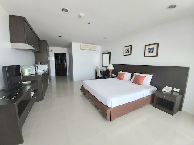 アンポ レジデンス