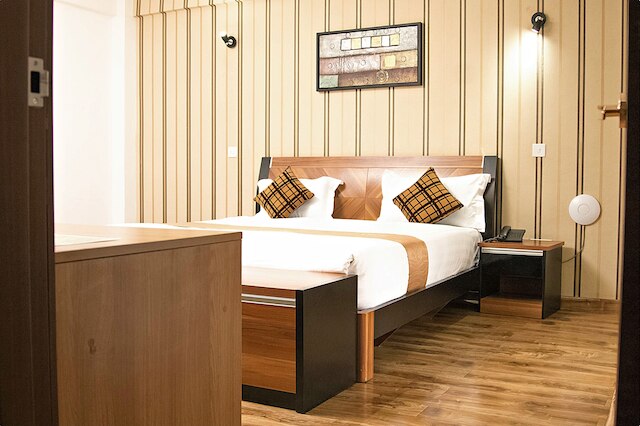 ウィ－ ホテル アンド スイーツ