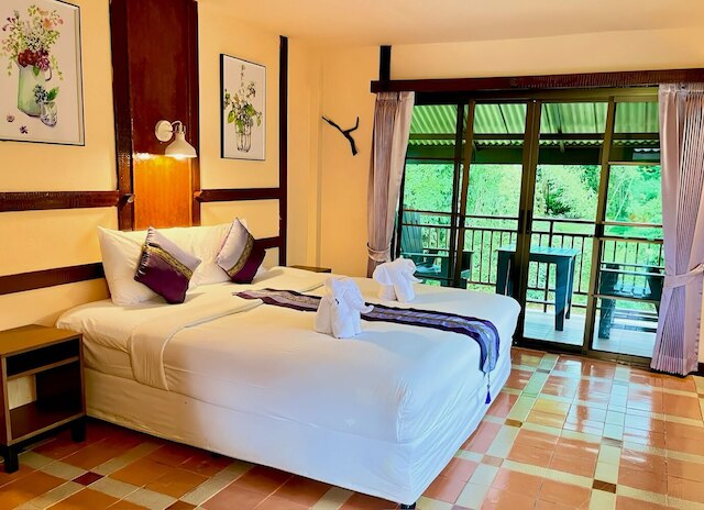 カオ ソク リバー ロッジ ホテル